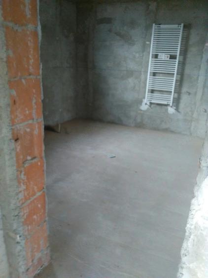 Casă cu Teren 1093 Mp în Central