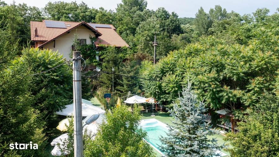 Casă cu Teren 1348 Mp în Dăești