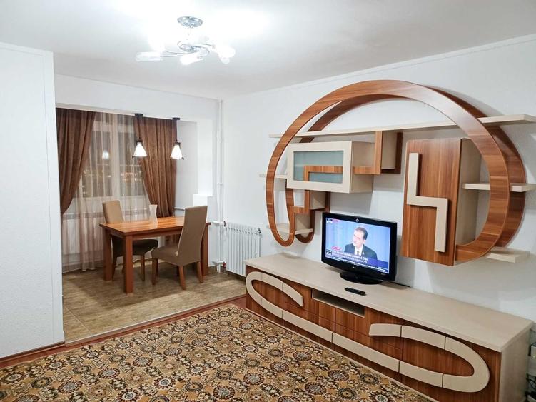 Garsonieră decomandată în Far