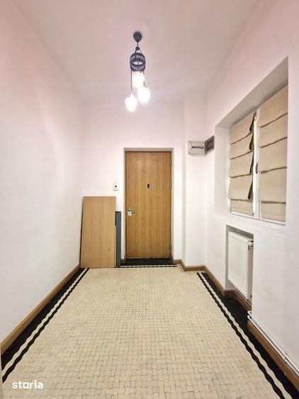 Apartament cu 3 camere în Romană