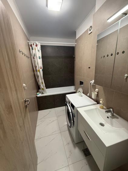 Apartament cu 3 camere decomandat în Mihai Bravu