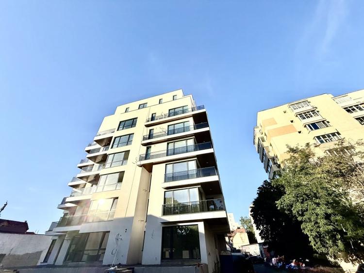Apartament cu 4 camere semidecomandat în Moșilor — fotografia 1