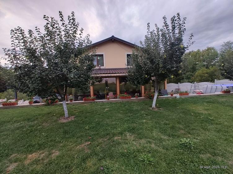 Casă cu 4 camere în Jiblea Nouă
