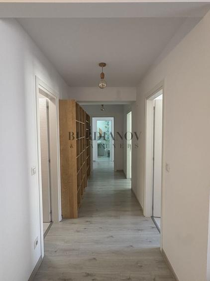 Apartament cu 3 camere în Theodor Pallady