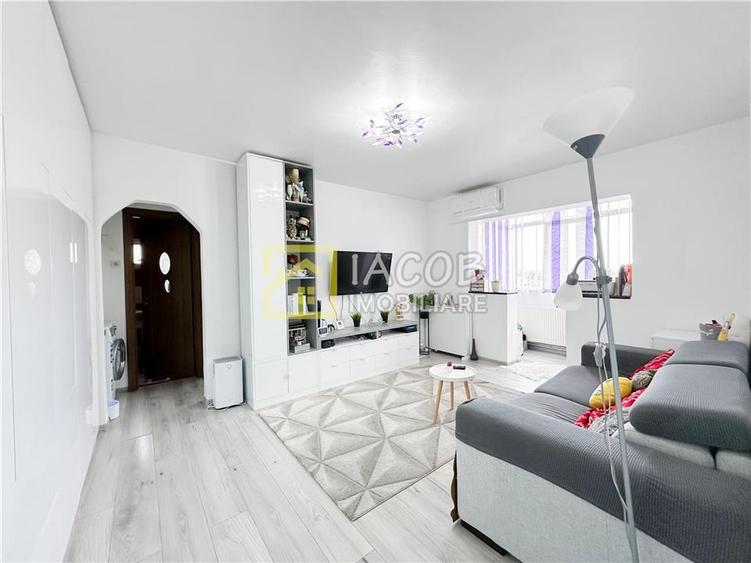 Apartament cu 2 camere semidecomandat în Mioriței
