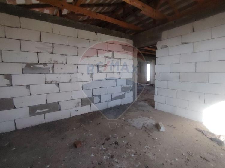 Casă individuală cu 3 camere cu Teren 400 Mp în Nord