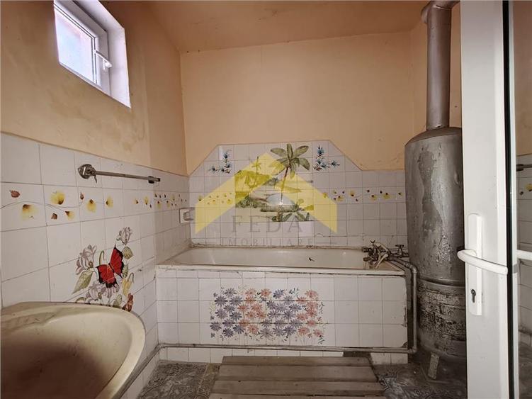 Casă individuală cu 4 camere cu Canalizare în Periferie