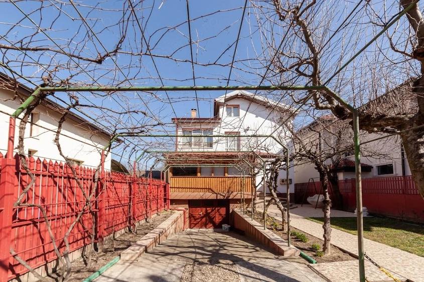 Casă cu Teren 350 Mp în Exercițiu