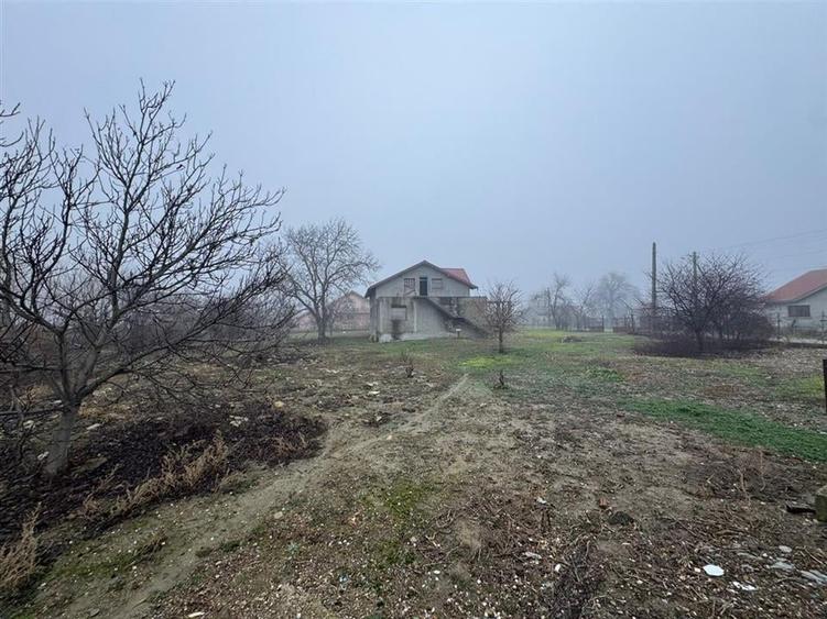 Casă individuală cu 4 camere cu Teren 2000 Mp în Rădulești