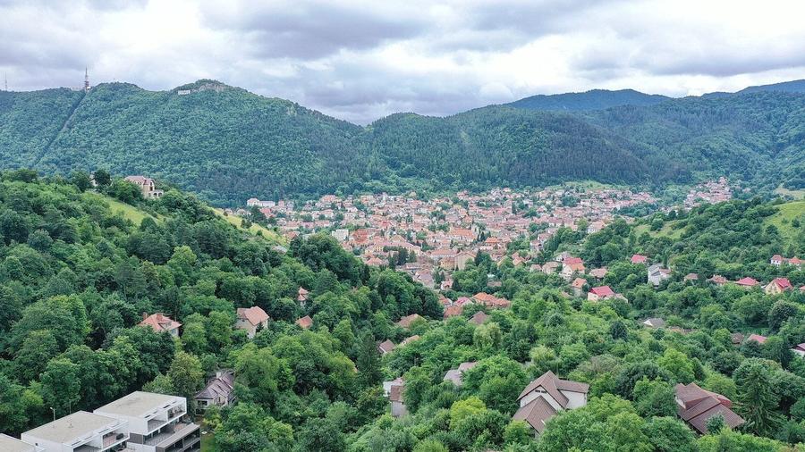 Teren Construcții intravilan de 2700 mp, în Drumul Poienii