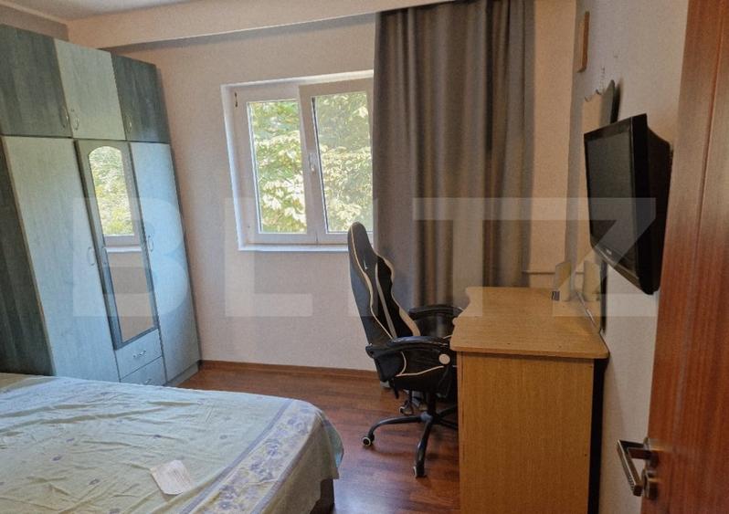 Apartament cu 3 camere semidecomandat, mobilat în Baza 3