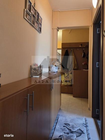 Apartament cu 3 camere decomandat în Noua