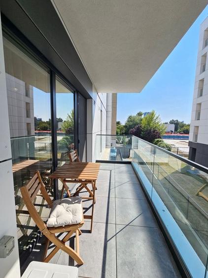 Apartament cu 2 camere semidecomandat, mobilat în Băneasa