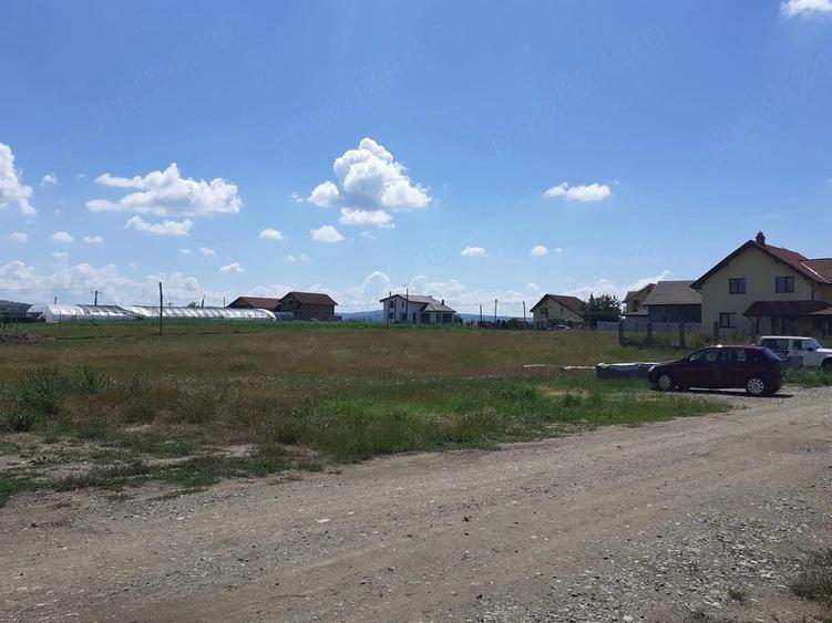 Teren de 413 mp, în Micești