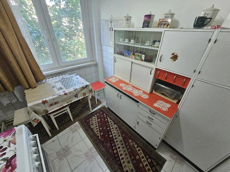 Apartament cu 3 camere semidecomandat în Țiglina 3