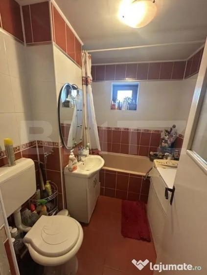 Apartament de vanzare, cu 3 camere, 57 mp, zona Micro 17 - 1