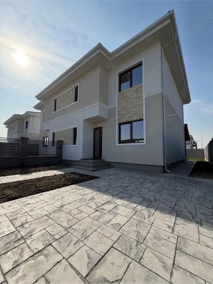 Casă cu 4 camere cu Teren 300 Mp în Moșnița Veche