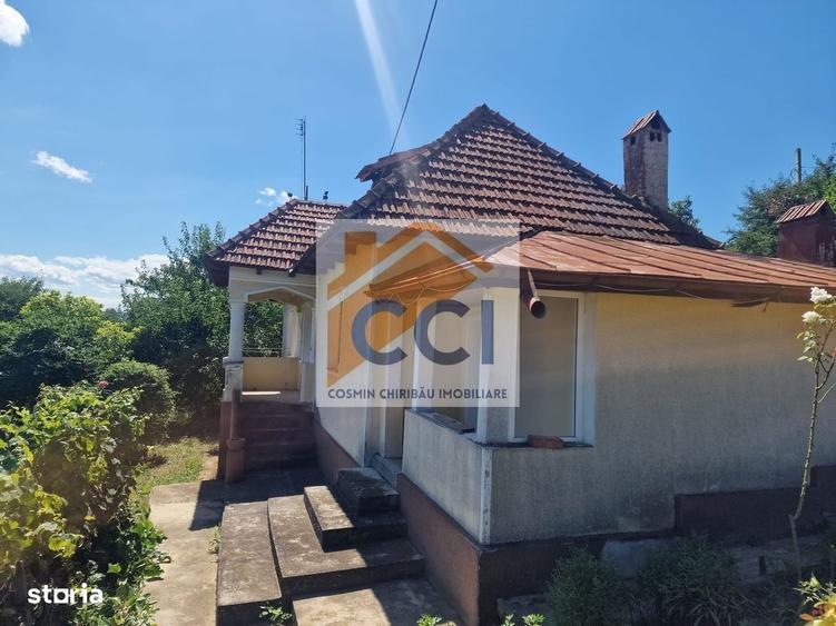 Casă cu 4 camere cu Teren 10426 Mp în Central