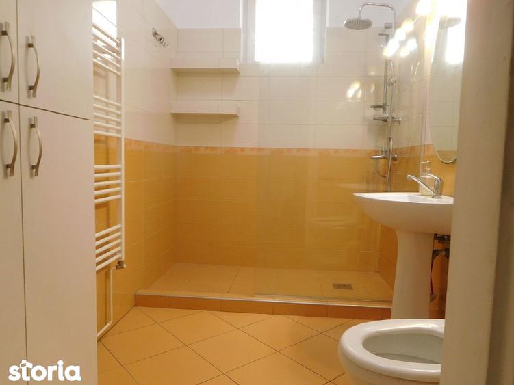 Casă cu 2 camere cu Canalizare în Central