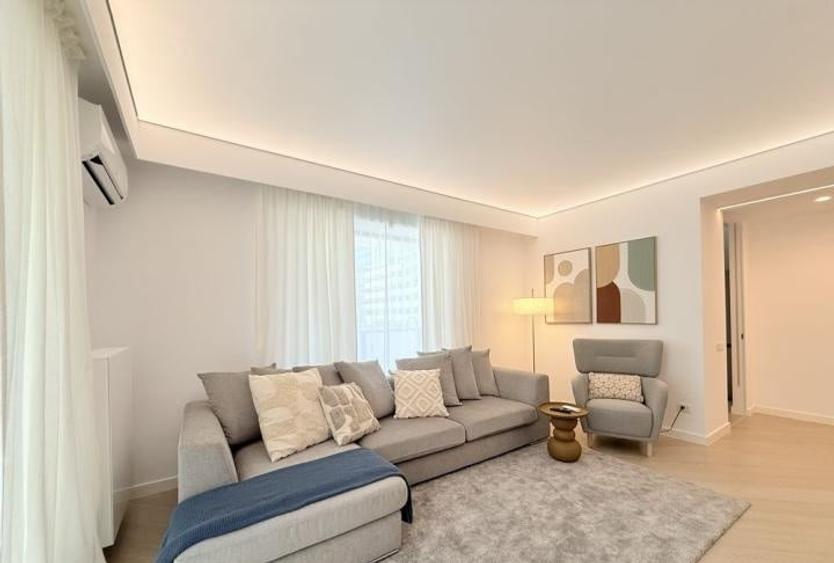 Apartament cu 3 camere decomandat, mobilat în Pipera