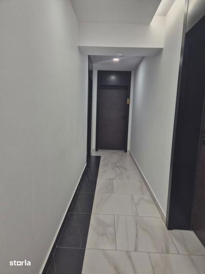 Apartament cu 3 camere semidecomandat, mobilat în 13 Septembrie