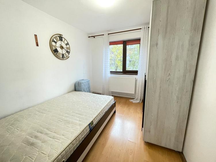 Apartament cu 2 camere semidecomandat, mobilat în Podu Roș