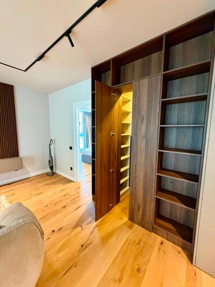 Apartament cu 3 camere semidecomandat în Pantelimon