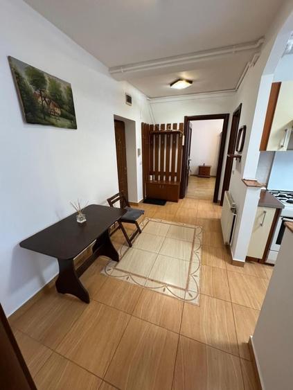 Apartament cu 2 camere decomandat în P-ța Mihai Viteazul