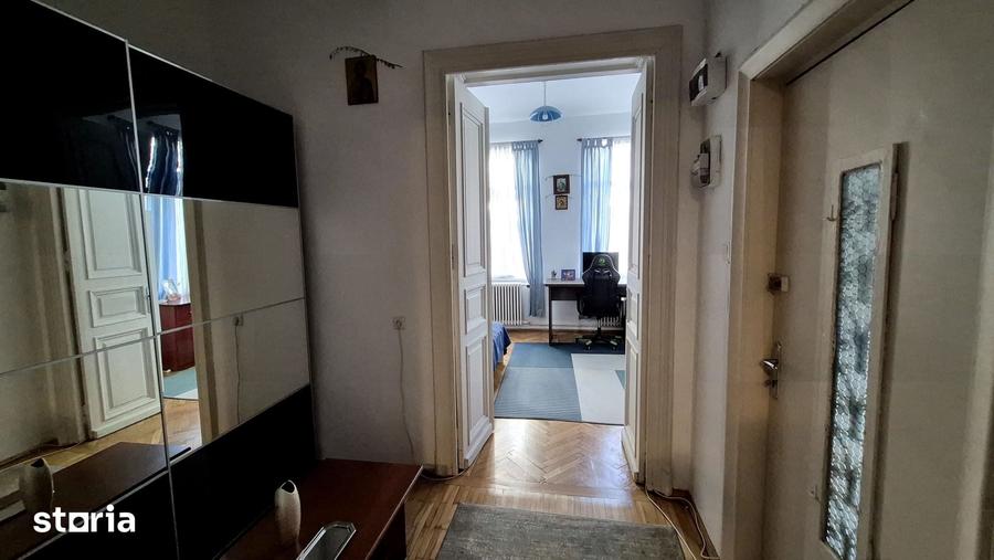 Casă cu 8 camere cu Teren 162 Mp în Ultracentral