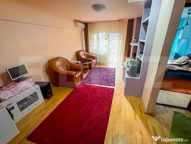 Apartament cu 4 camere decomandat în Decebal