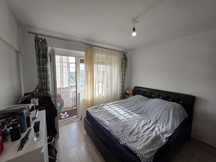 Apartament cu 3 camere decomandat, mobilat în Drumul Taberei