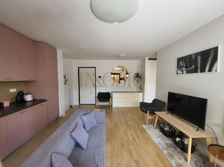 Apartament cu 2 camere semidecomandat, mobilat în Domenii