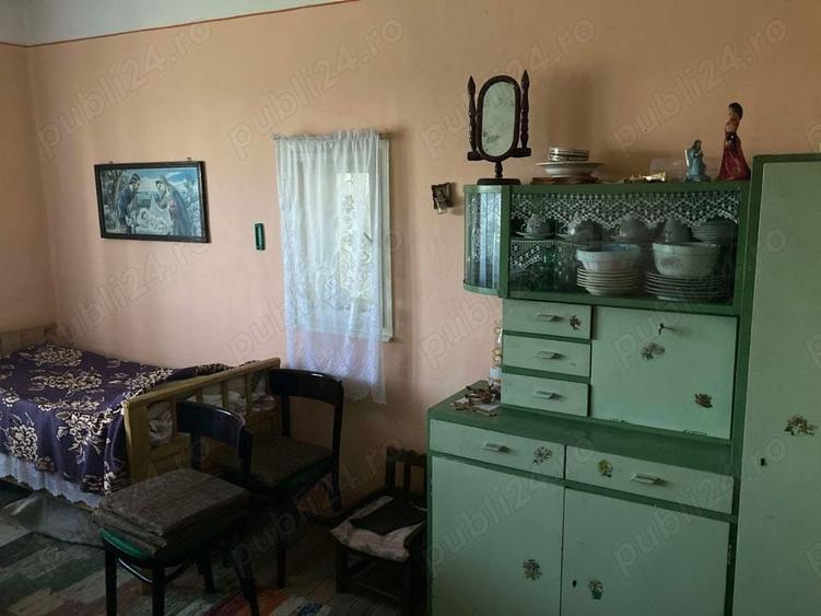 Casă cu 4 camere în Dumbrăvița