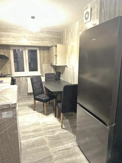 Apartament cu 3 camere semidecomandat, mobilat în Lacul Tei
