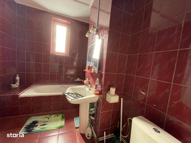 Casă cu 9 camere cu Teren 550 Mp în Băneasa