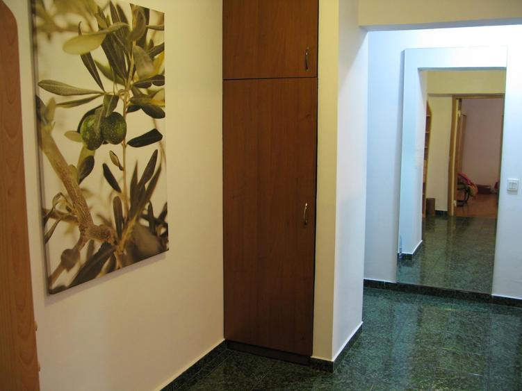 Apartament cu 2 camere semidecomandat în Obor
