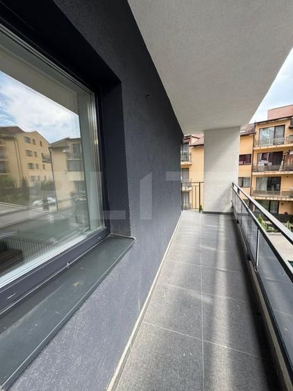Apartament cu 3 camere semidecomandat, mobilat în Florești