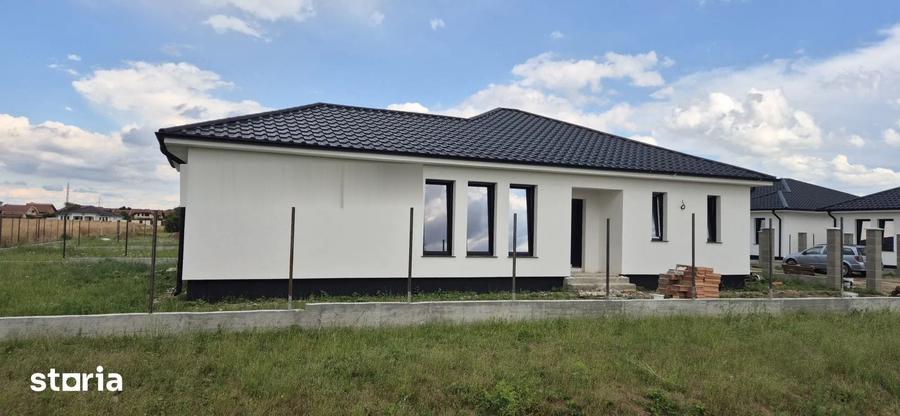 Casă cu 4 camere cu Teren 480 Mp în Burdea