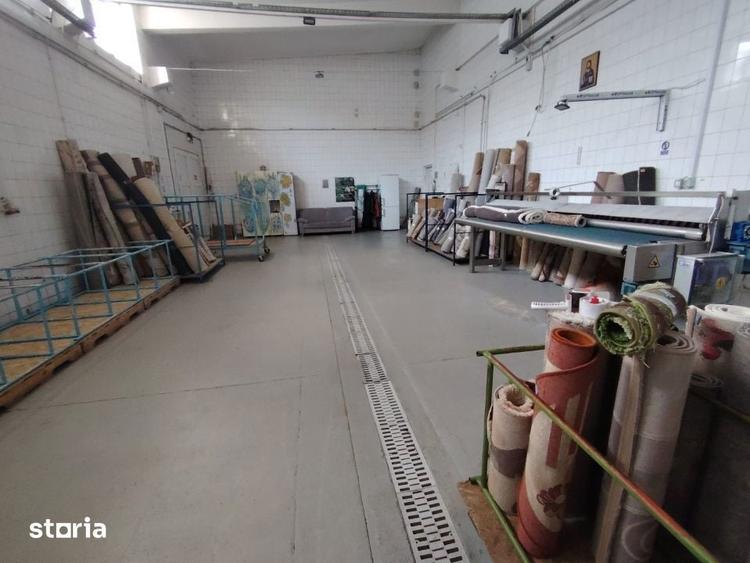 Spațiu comercial, de 300 mp, în Rovine