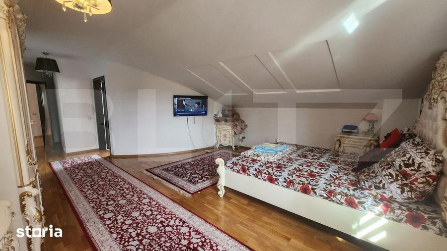 Casă cu 7 camere cu Teren 292 Mp în Central