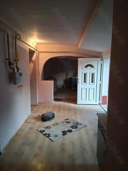 Casă cu 3 camere cu Teren 1200 Mp în Central