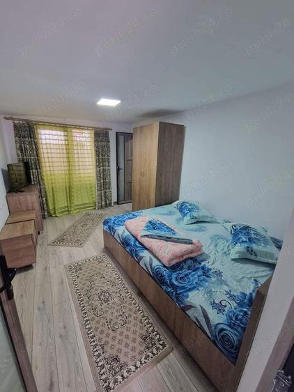 Casă cu 5 camere cu Teren 250 Mp în Central