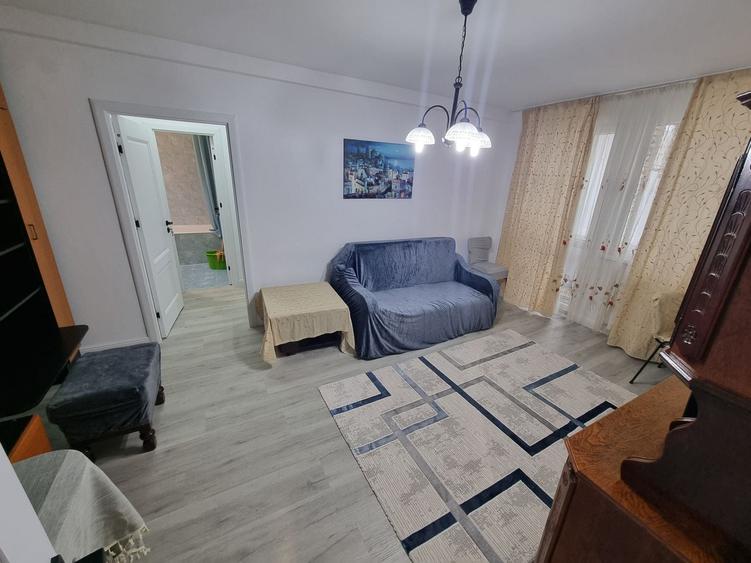 Apartament cu 2 camere semidecomandat, mobilat în Ultracentral