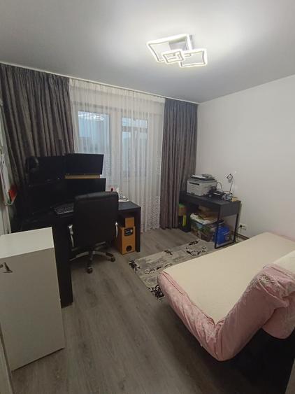 Apartament cu 3 camere decomandat, mobilat în Doamna Ghica