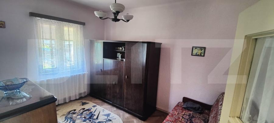 Casă individuală cu 7 camere cu Canalizare în Central