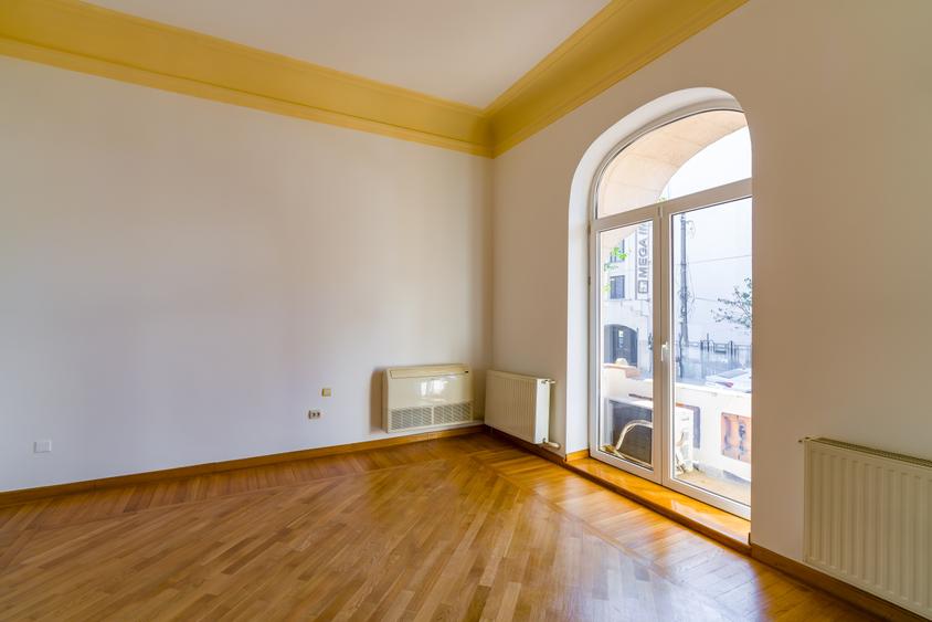 Casă cu 10 camere cu Canalizare în Cișmigiu