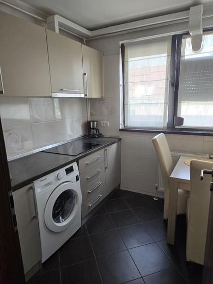 Apartament cu 2 camere decomandat în Exterior Vest