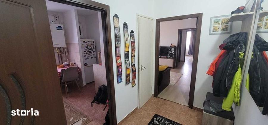 Apartament cu 2 camere semidecomandat, mobilat în Gemenii