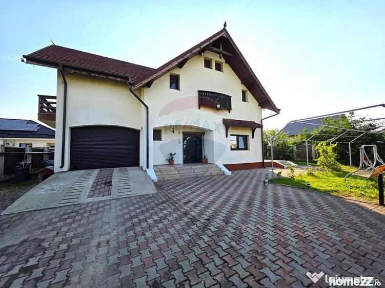 Casă cu 4 camere cu Teren 680 Mp în Spătaru