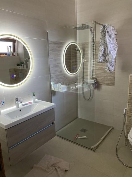 Apartament cu 4 camere decomandat în Central